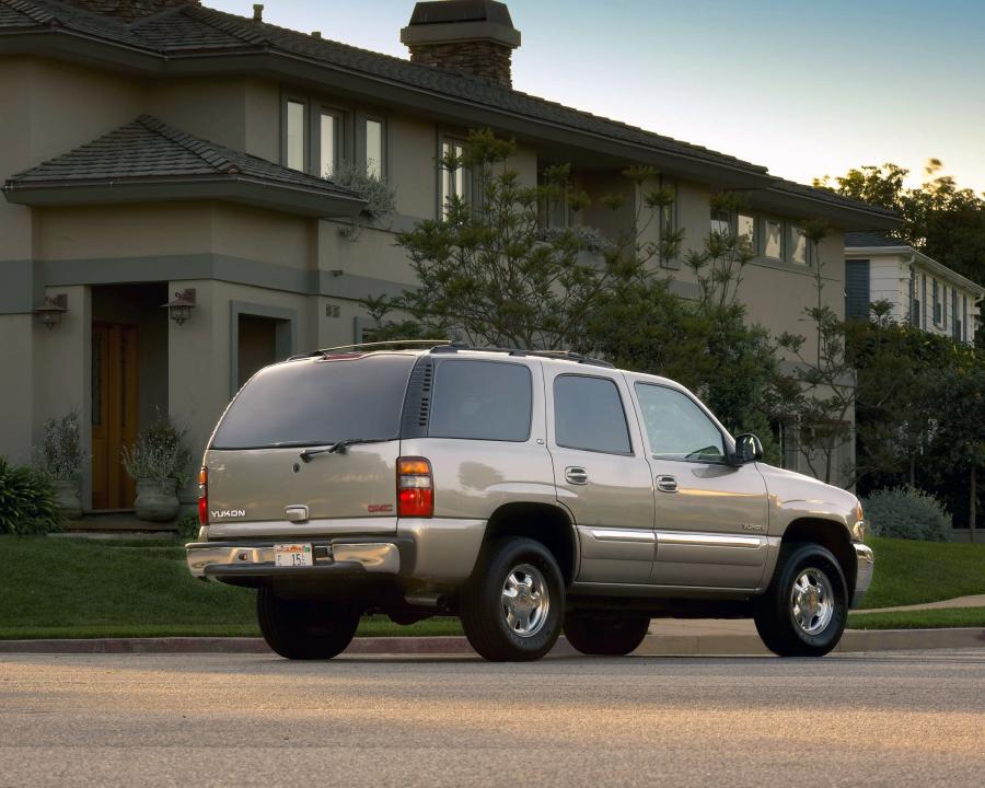  GMC Yukon 2003 года  (фото 3 из 20)